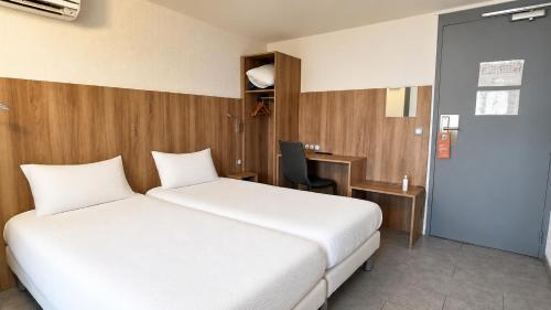 Sleeps 3