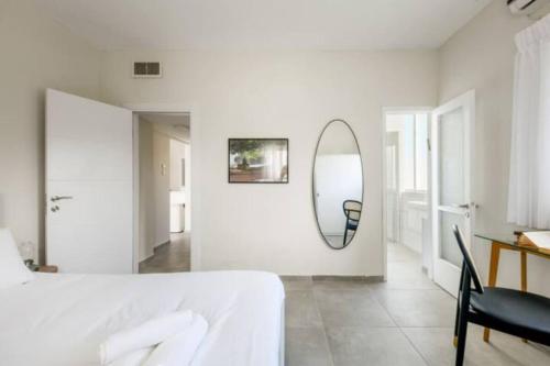 Spacious Bright 3BR Apartment - image 5
