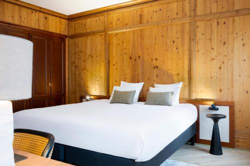 1 queen bed