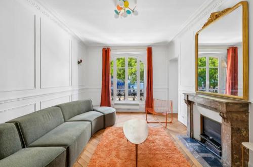 Élégant appartement typique Parisien haussmannien de 106 m2 Bassin de la Villette