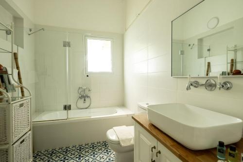 Rustic Charm 2BR Apt in Tel Aviv By Sea N' Rent