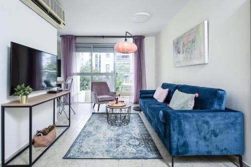 Mamad Charming 1BR Apt with Balcony with Mamad - image 5