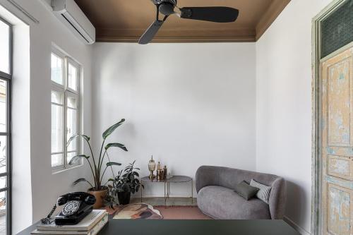 The Gem of Neve Tzedek Stylish Home - image 3