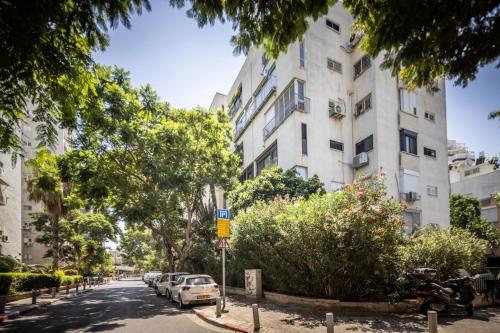 Green Oasis in Tel Aviv's Old North