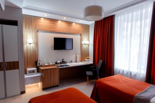 Mildom Premium Hotel