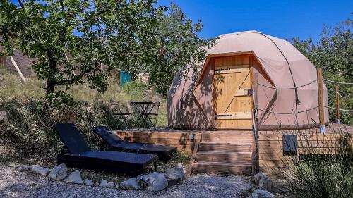 Dôme Bulle Climatisé Balnéothérapie (Dome Bulle Climatise Balneotherapie) in L'Escarène