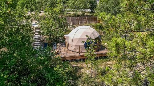 Dôme Bulle Climatisé Balnéothérapie (Dome Bulle Climatise Balneotherapie) in L'Escarène