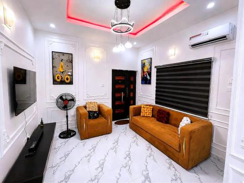 Layiz Court Unit B1