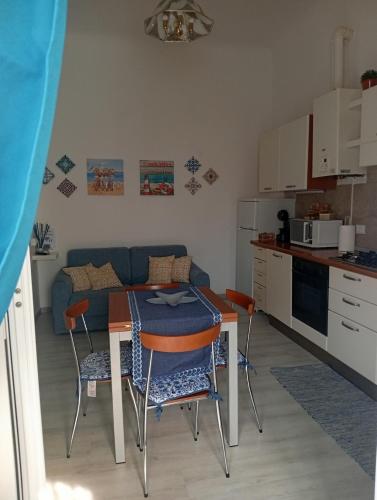 Harmony House 4-bed apartment with private parking