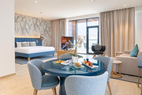 C CENTRAL RESORT THE PALM in Palm Jumeirah