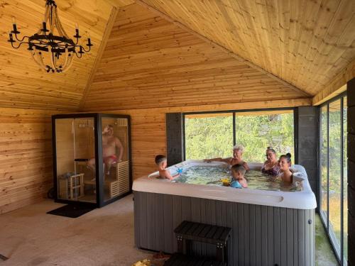 Gloria's cabin in Belis