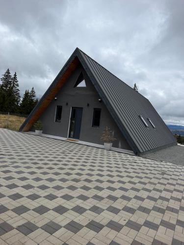 Gloria's cabin in Belis