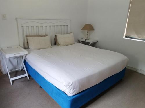 2 bedrooms, 7 beds