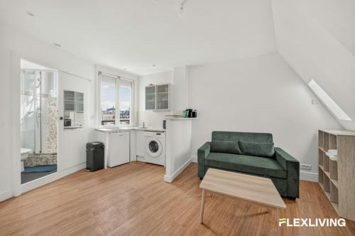 Spacious Studio in the Heart of Paris 2nd Arrondissement