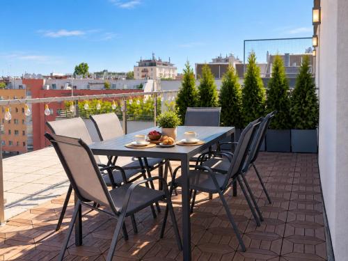 Apartment for 6 with Terrace & Air Conditioning near Metro U3, Vídeň