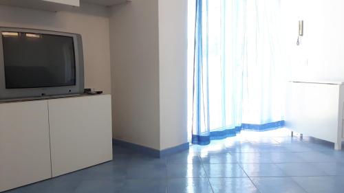 One-Bedroom Apartment with Balcony image 10