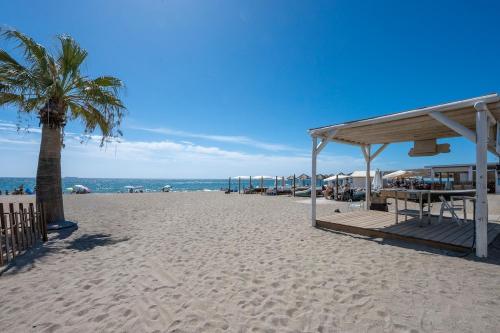 LXR Arena Suites 2-bedroom suites steps from the ocean