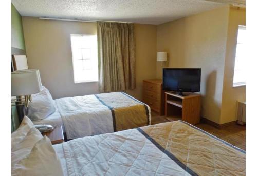 2 double beds
