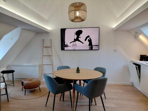 Travel Homes - The Parc, next to Champ de Mars