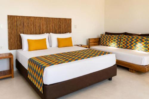 1 queen bed, 1 twin bed