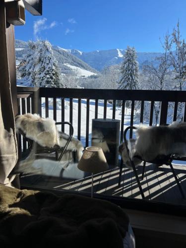 Appartement lumineux avec balcon et piscine