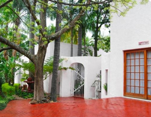Ronique's Guest House