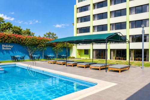 Holiday Suites