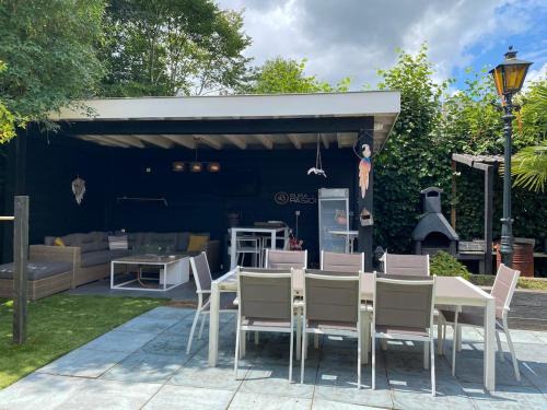 Elegant Family Villa - Comfort, Space & Privacy in Zoetermeer