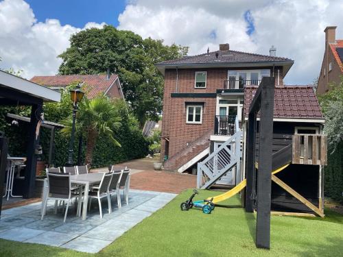 Elegant Family Villa - Comfort, Space & Privacy in Zoetermeer