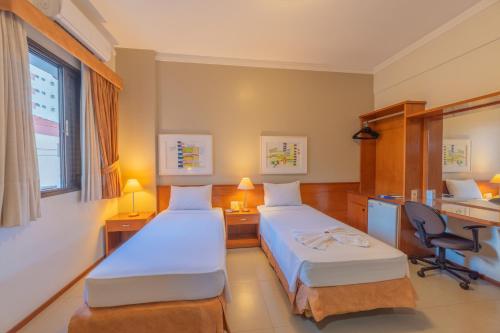 2 twin beds