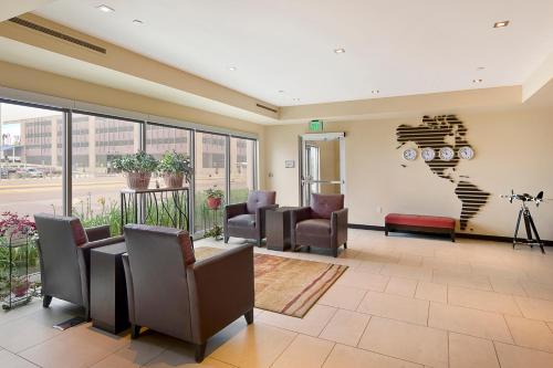 Hol, Aerostay Hotel in Sioux Falls (SD)