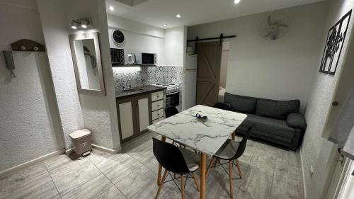 Departamento con balcón a 50 metros del mar