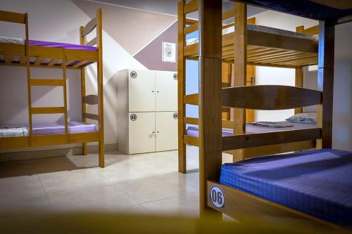 1 bunk bed