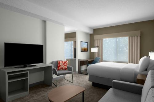 2 queen beds, 1 sofa bed