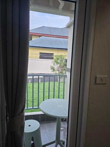 โรงแรมดีรูม D Room near Backyard Cafe