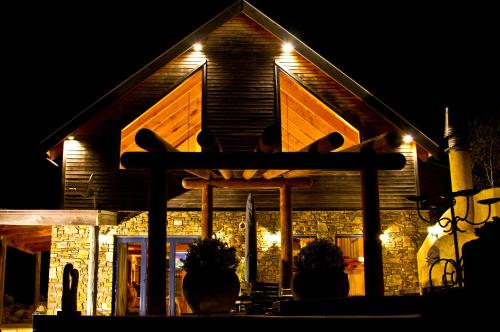 Tree House Lodge Bed & Breakfast Tree House Lodge Bed & Breakfast