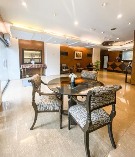 Paragon Tower Hotel