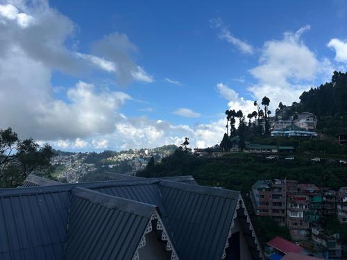 VELOURA Hills HOMESTAY