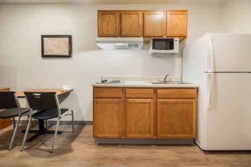 . WoodSpring Suites Houston La Porte