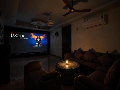 Shimayas Home 3BHK Cinema Lounge Valley Views