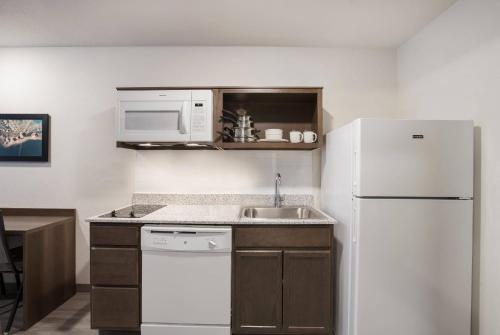 . WoodSpring Suites Detroit Madison Heights