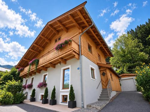 Apartment in Kitzbühel near Ski Lifts