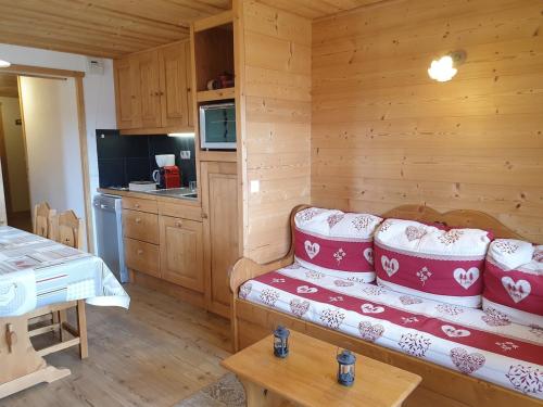 Les Saisies, 4 people, close to skiing and shops