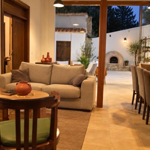 The Family Nest - Traditional Serenity