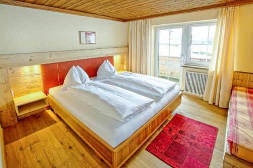 Double Room with Extra Bed and Balcony