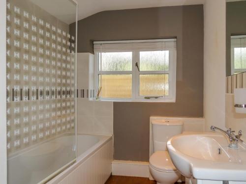 Thimble Cottage - image 12