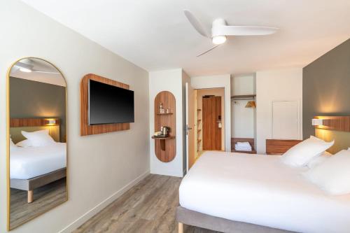 2 twin beds