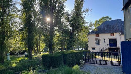 Chambre d'hôte Moulin du Breuil. chambre d'hôte Moutier-d'Ahun