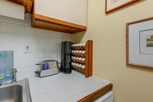 Extended Stay Condo: 6 Mi to UConn Health in Farmington (CT)