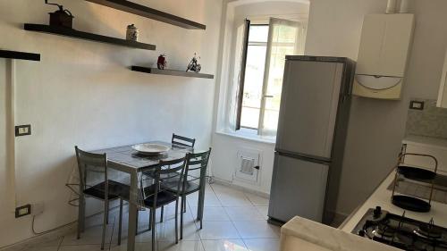5 min from the Cinque Terre Express for 4 guests